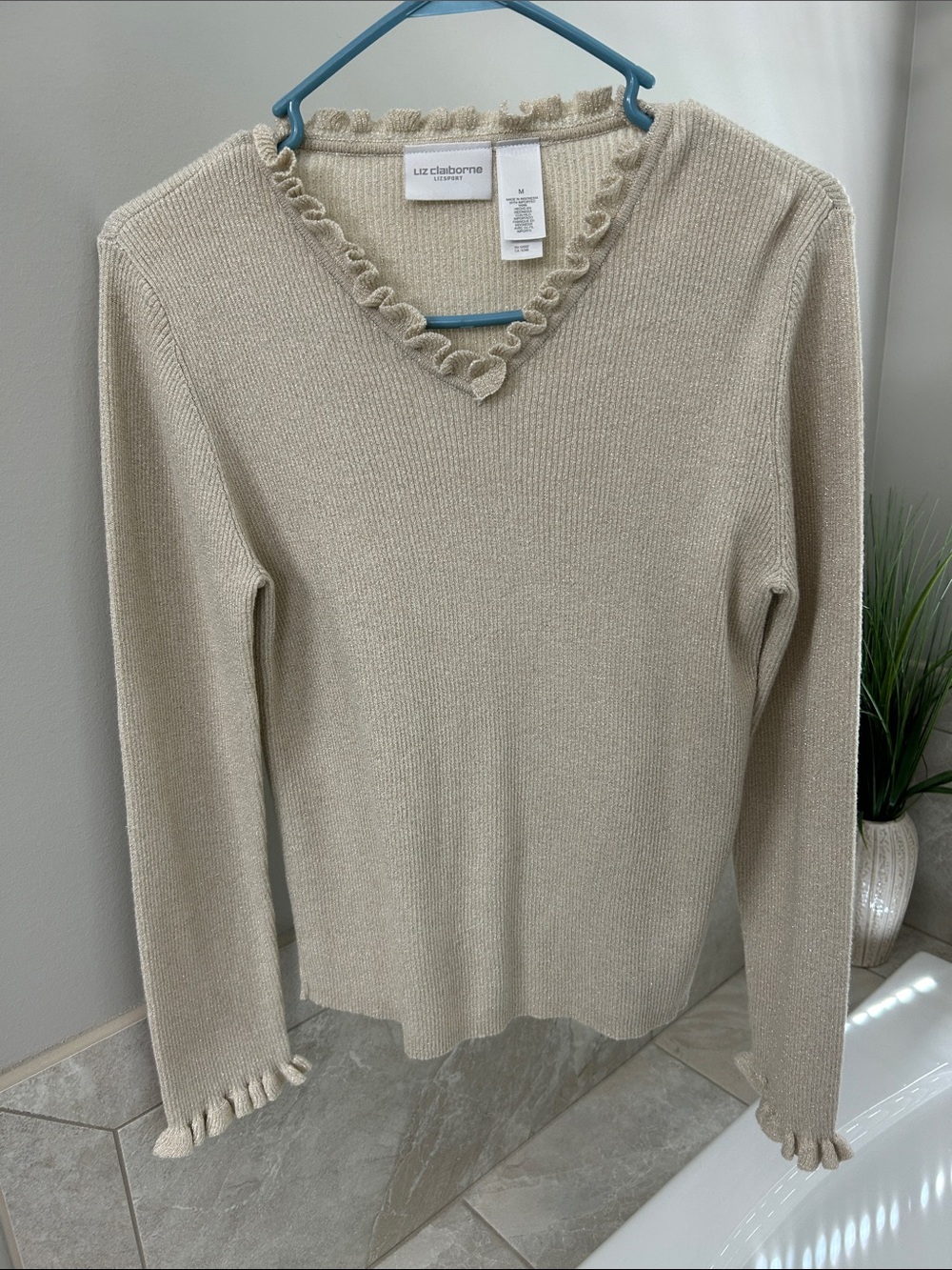 Liz Claiborne Neutral Cream Ruffle V-Neck Sweater